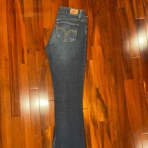 Levis Jeans 518 Size 1